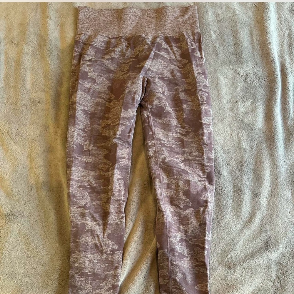 Woman’s gymshark purple cami leggings